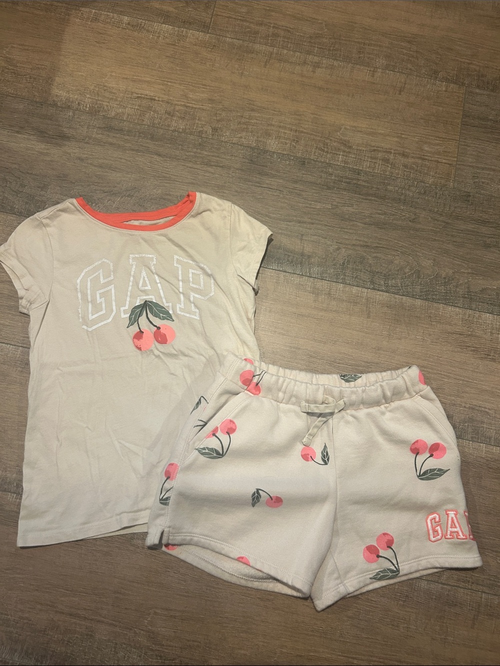 Gap L(10) Outfit